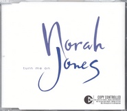 Norah Jones - Turn Me On